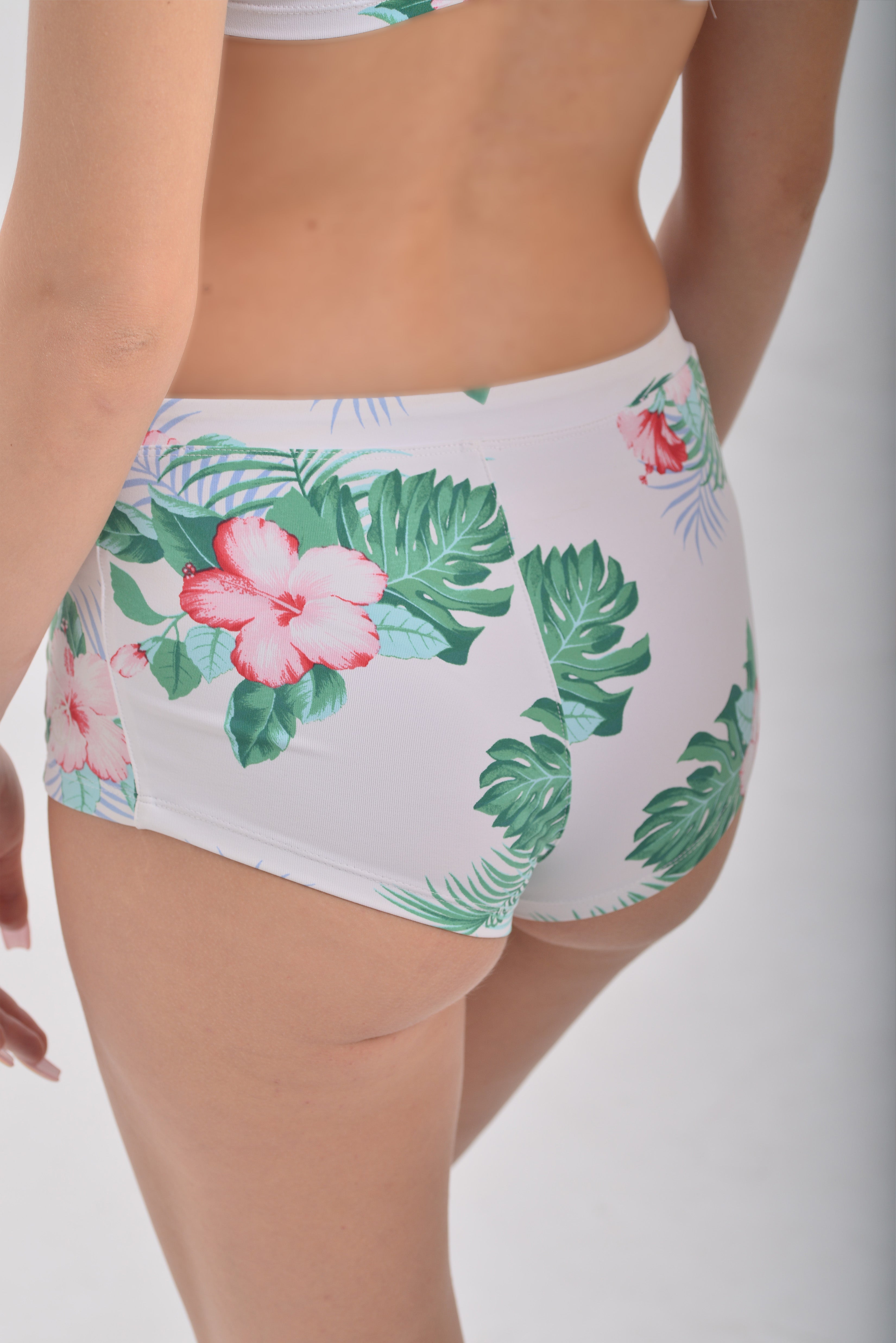 Women's Tropical Hawaiian Hibiscus Flower Banded Beach Sport Short